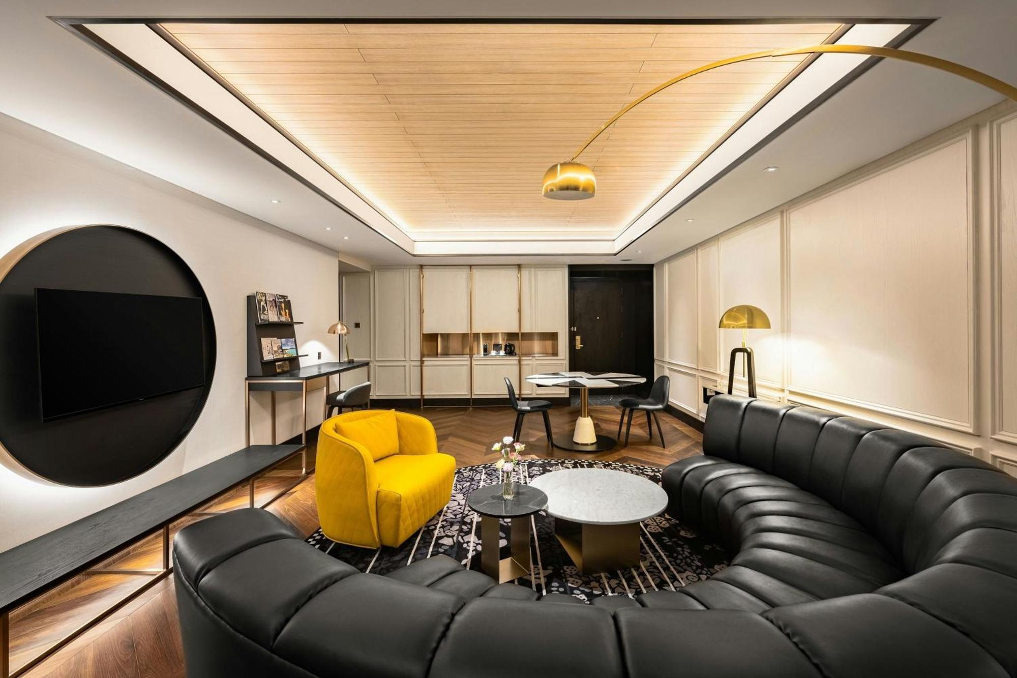 Le Méridien Taichung Esterno foto The interior of the 2018-built lounge